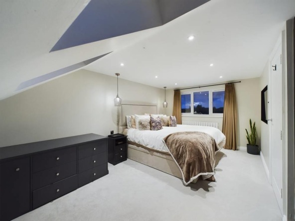 T0QnyLeSXUm0 0yQzM5etw.jpg